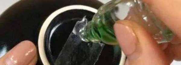 風油精去膠印的原理,如何洗去瓶子上的標簽膠怎么除掉圖3