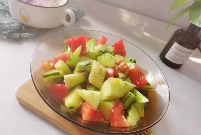 西紅柿和黃瓜可以一起吃嗎?