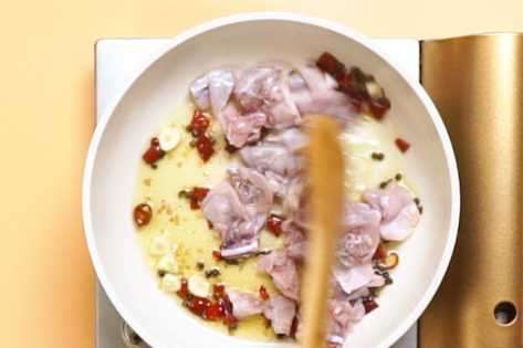 田雞怎么炒才不會(huì)老,炒田雞怎么做好吃圖7