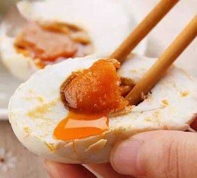 咸鴨蛋有點(diǎn)臭味還能吃嗎