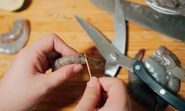 洗蝦子用什么浸泡,水產(chǎn)中浸泡蝦用食鹽還是用碘好呢圖11