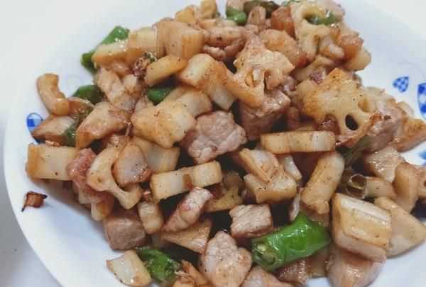 怎樣炒藕丁好吃又簡單視頻