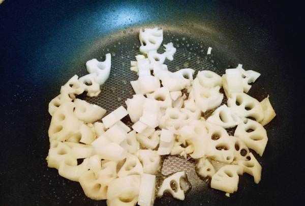 藕丁怎么炒好吃,怎樣炒藕丁好吃又簡單視頻圖7