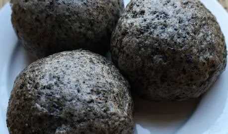 黑饅頭是什么面做的,黑米饅頭的做法圖4