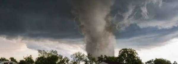 在野外遇到龍卷風(fēng)時應(yīng)該怎么辦,如果遇到龍卷風(fēng)應(yīng)該如何自救圖6