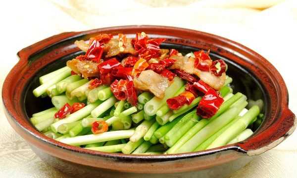 什么是水芹菜,水芹菜的營(yíng)養(yǎng)價(jià)值和功效圖1