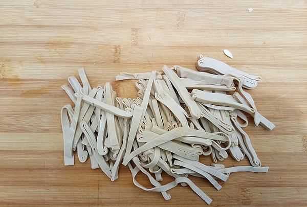 豆皮怎么炒好吃,豆皮怎么炒好吃又簡單 有什么做豆皮的技巧視頻圖3