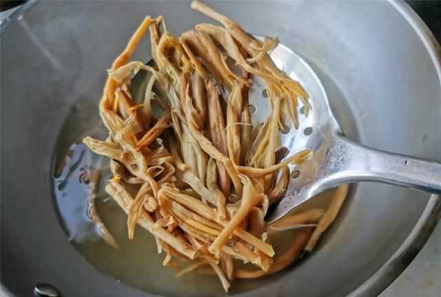 炒包菜絲怎么做好吃，口感極佳的清炒包菜絲怎么做好吃又簡單？圖6