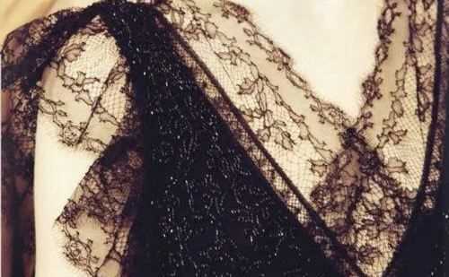 蕾絲破了個(gè)洞怎么補(bǔ)救,蕾絲裙破了怎么縫補(bǔ)好看圖4