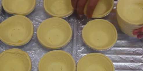 自制蛋撻皮怎么層層起酥,蛋撻怎么起酥起得高圖6