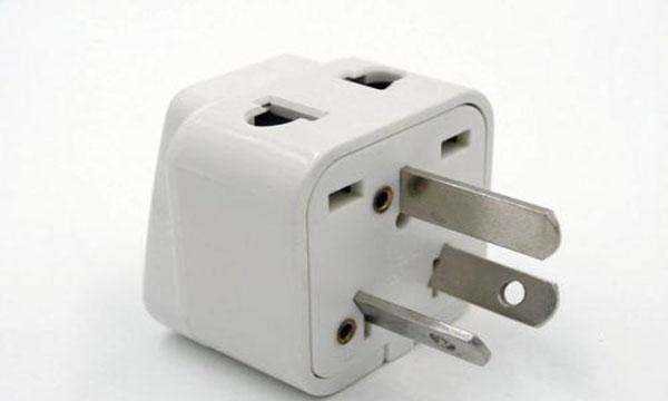 插頭上的兩個(gè)小孔有什么作用,電器插頭掉水里還能用嗎圖6