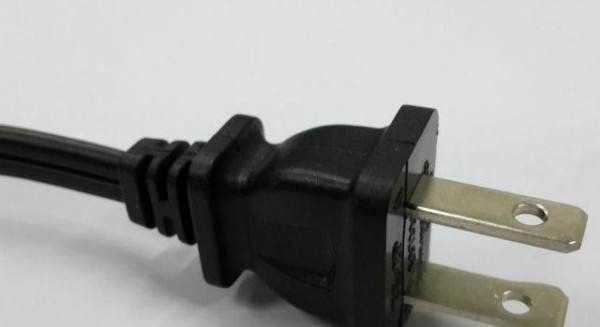 插頭上的兩個(gè)小孔有什么作用,電器插頭掉水里還能用嗎圖8