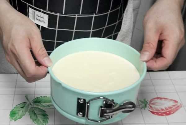 小烤箱烤6寸蛋糕時間,8寸戚風(fēng)蛋糕150度烤多久圖1