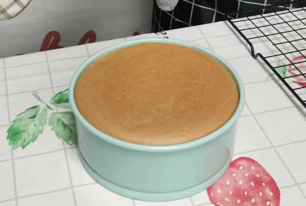 小烤箱烤6寸蛋糕時間,8寸戚風(fēng)蛋糕150度烤多久圖5