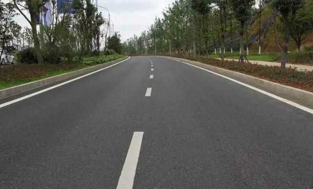 柏油馬路和瀝青馬路區(qū)別，柏油馬路和瀝青路有什么區(qū)別?。繄D4