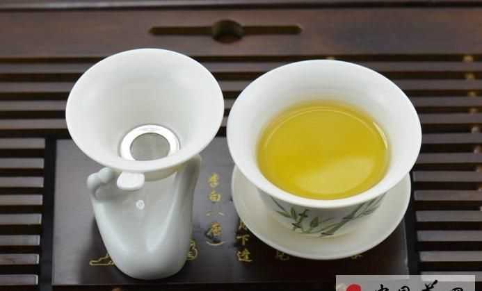 倒水倒茶倒酒的禮儀