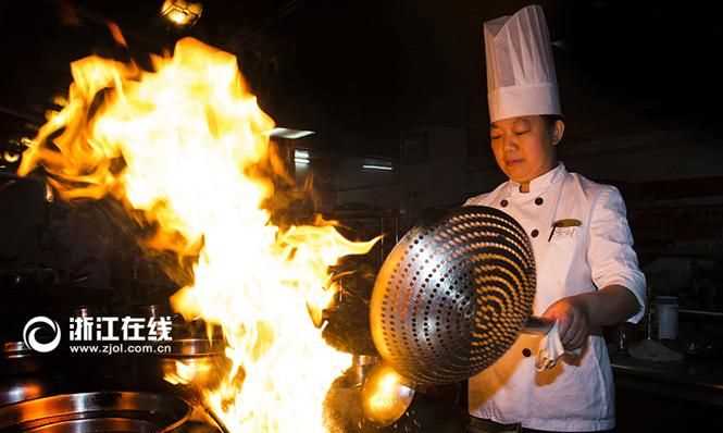 如何顛鍋圖解,做糖醋排骨的視頻