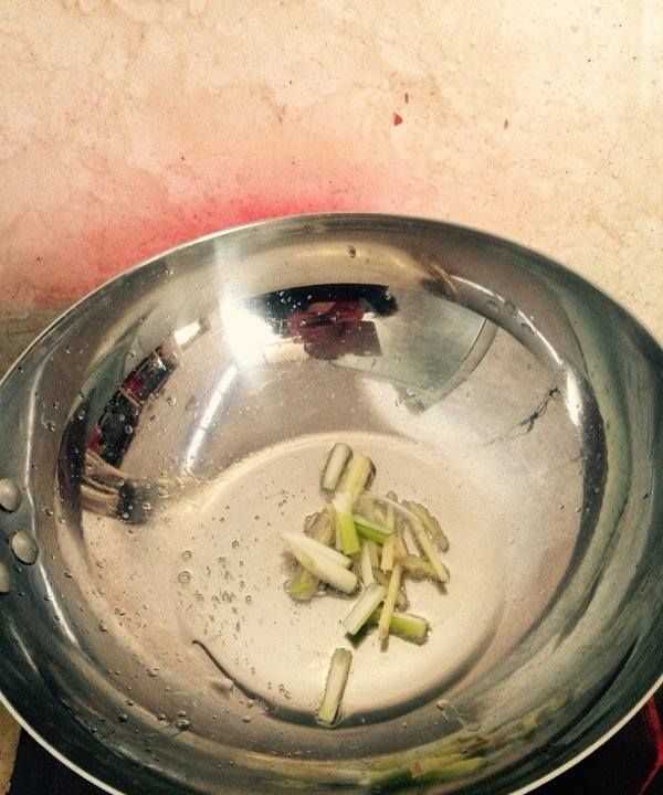 西芹炒多久才算熟,西芹煮多長(zhǎng)時(shí)間能熟圖6