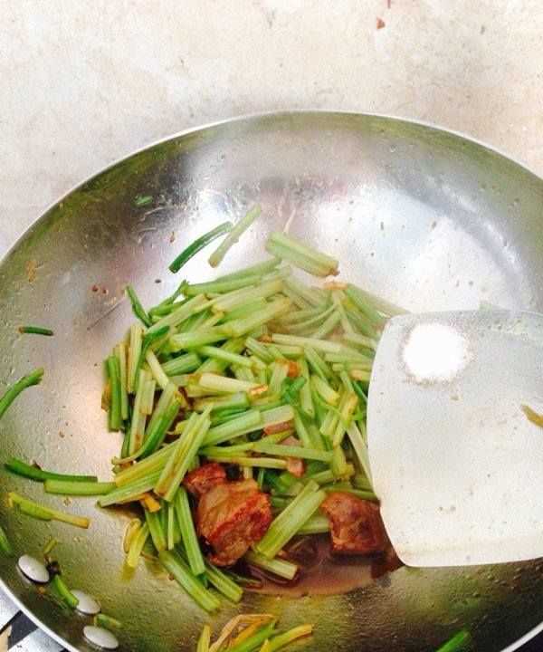 西芹炒多久才算熟,西芹煮多長(zhǎng)時(shí)間能熟圖11