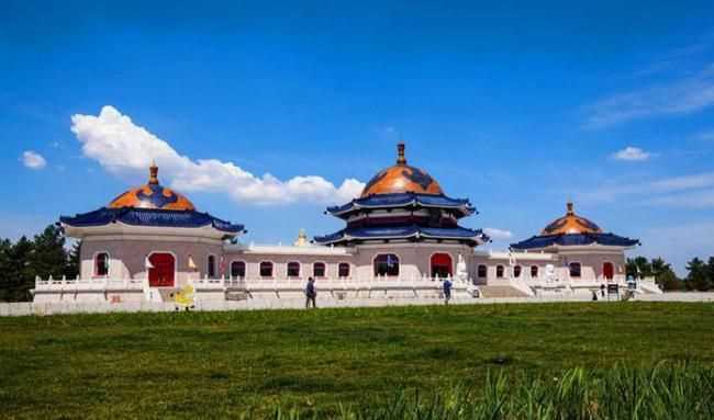 成吉思汗陵墓有機(jī)場嗎