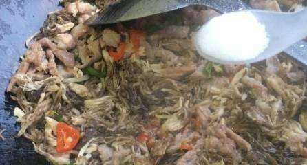 刷把菌怎么做才好吃,新鮮刷把菌怎么做好吃圖6