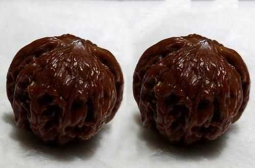 核桃盤(pán)黑了用雙氧水能恢復(fù)嗎