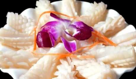 魷魚切花刀切哪個(gè)面,魷魚卷怎么切花刀圖2