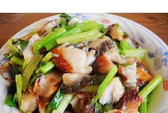 草魚片跟什么炒好吃