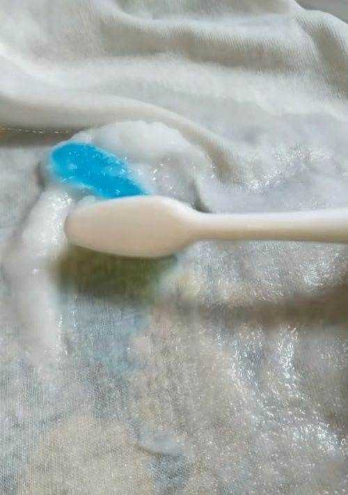 衣服上的水晶泥干了怎么去除,衣服上的水晶泥干了怎么去除小竅門圖5