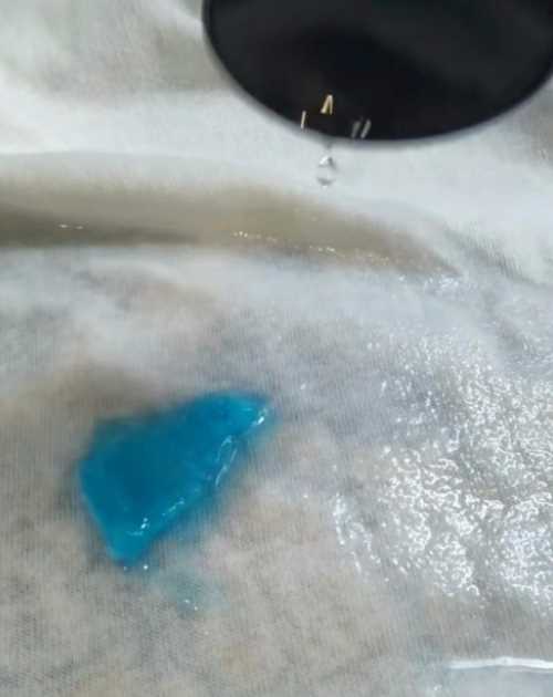 衣服上的水晶泥干了怎么去除,衣服上的水晶泥干了怎么去除小竅門圖7