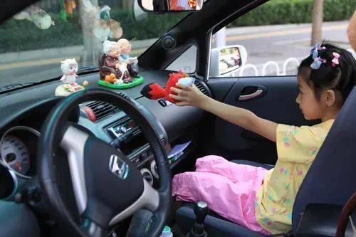 開車兒童出行安全知識(shí)