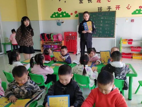 幼兒園交通安全知識(shí)進(jìn)課堂