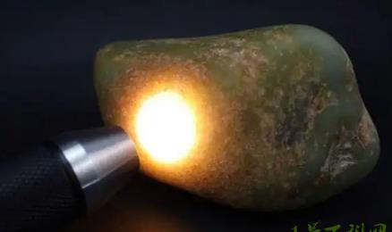 翡翠真假鑒定方法 翡翠真假鑒定方法