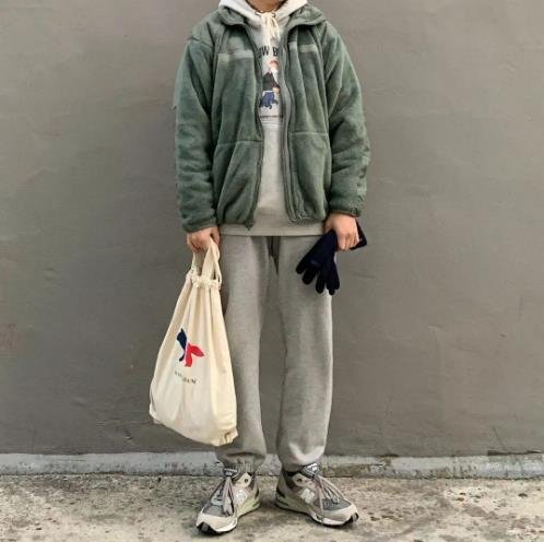 衛(wèi)衣怎么搭配外套 衛(wèi)衣怎么搭配外套