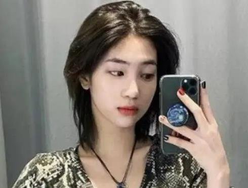 狼尾發(fā)型女 狼尾發(fā)型女