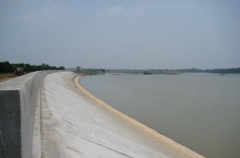 人們都想了哪些方法來(lái)治洪水