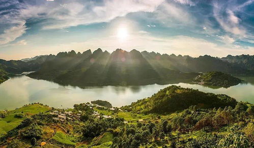 關(guān)于綠水青山總是情的詩句