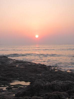 關(guān)于太陽和大海的詩句有哪些