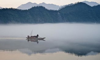 描寫富春江的古詩句