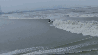 錢(qián)關(guān)于錢(qián)塘江大潮的詩(shī)句