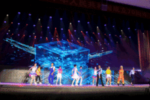 關(guān)于贊鳳凰花開的詩句