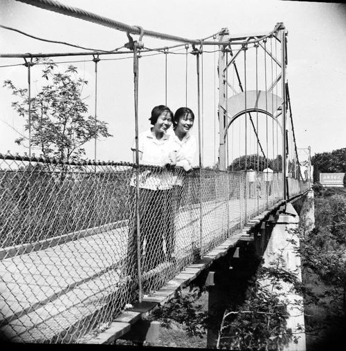 關(guān)于鋼絲吊橋的詩(shī)句