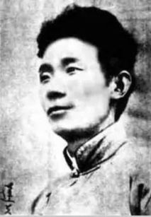 形容抗戰(zhàn)英雄的古詩(shī)句