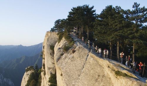 關于劍和山的詩句