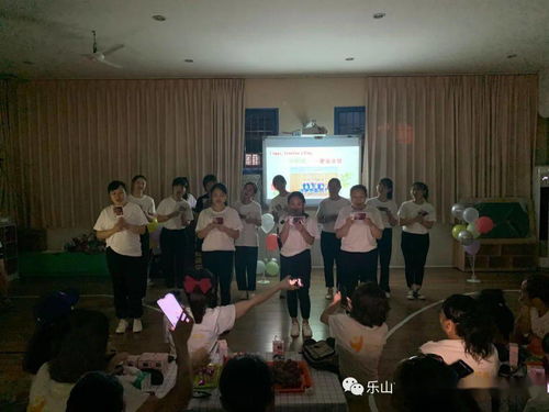 關(guān)于形容幕后工作者的詩(shī)句