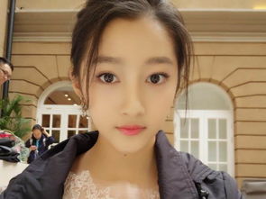 關(guān)于關(guān)曉彤的詩句