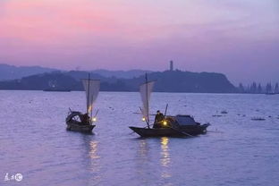 關(guān)于江水清澈的古詩(shī)句