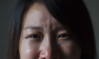 面對(duì)友情流淚了作文500字作文開(kāi)頭