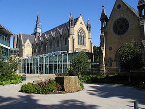 利茲大學(xué)自考本科畢業(yè)