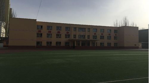 四級下冊校園里的風(fēng)景線作文